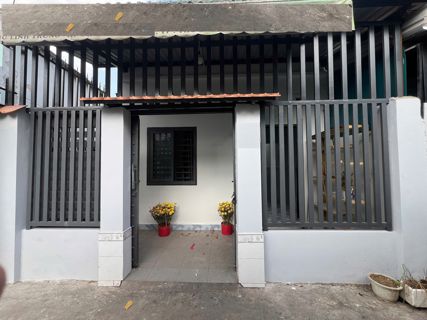 Bán nhà hẻm Đường 5 Linh Trung, hẻm 6m, ngang 5.57m, sổ hồng riêng, tiện ích đầy đủ
